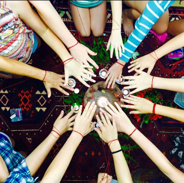 A circle of storytelling and sharing