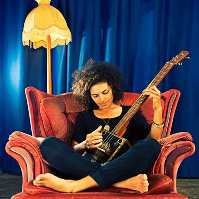 Come along and enjoy the earthy blend of hiphop, funk and soul with an Island style roll of this amazing local!