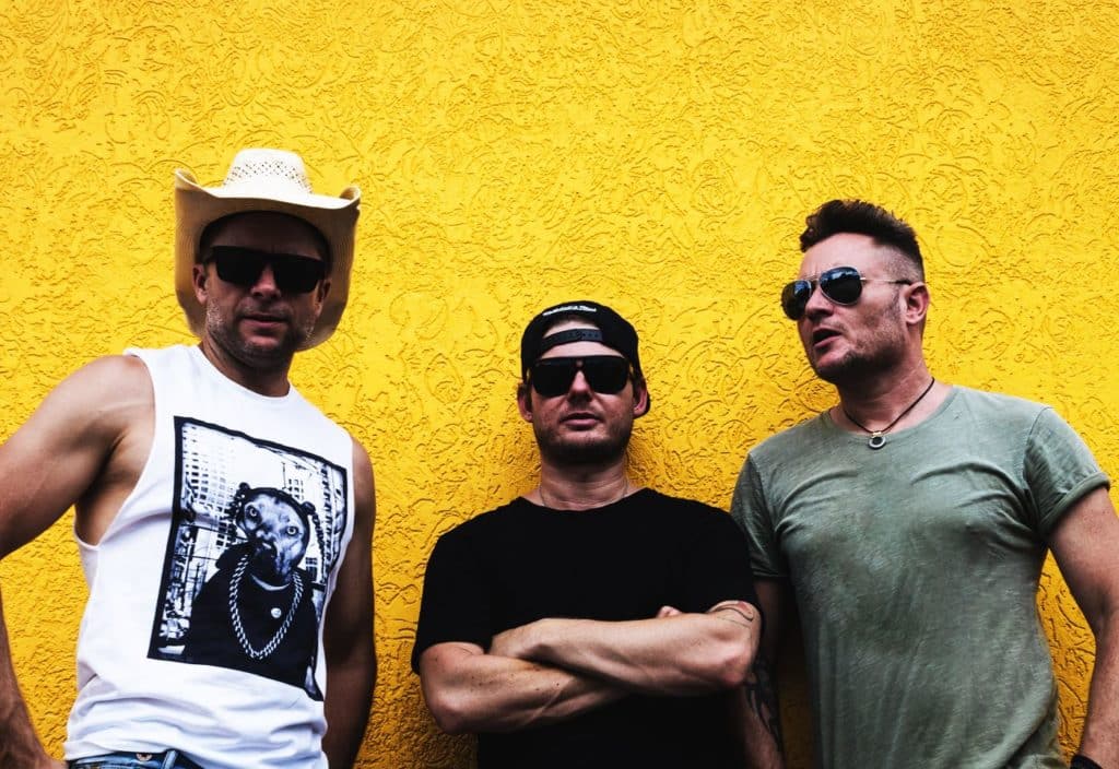 THE RUMBRELLAS, ARABESK and DAN HORNE will take to the stage in The Bunker!