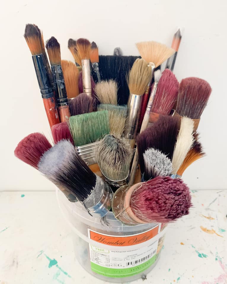Join us for a fun couple of hours with like minded painters swapping knowledge and ideas on all things furniture up-cycling .
This is not a lesson but a chance to mix and make friends in a social setting.