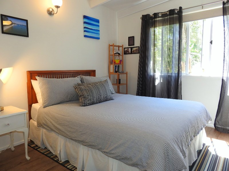 Eumundi Cottage in Town features accommodation with a terrace and free WiFi throughout the property. The rooms include a patio with views of the garden.